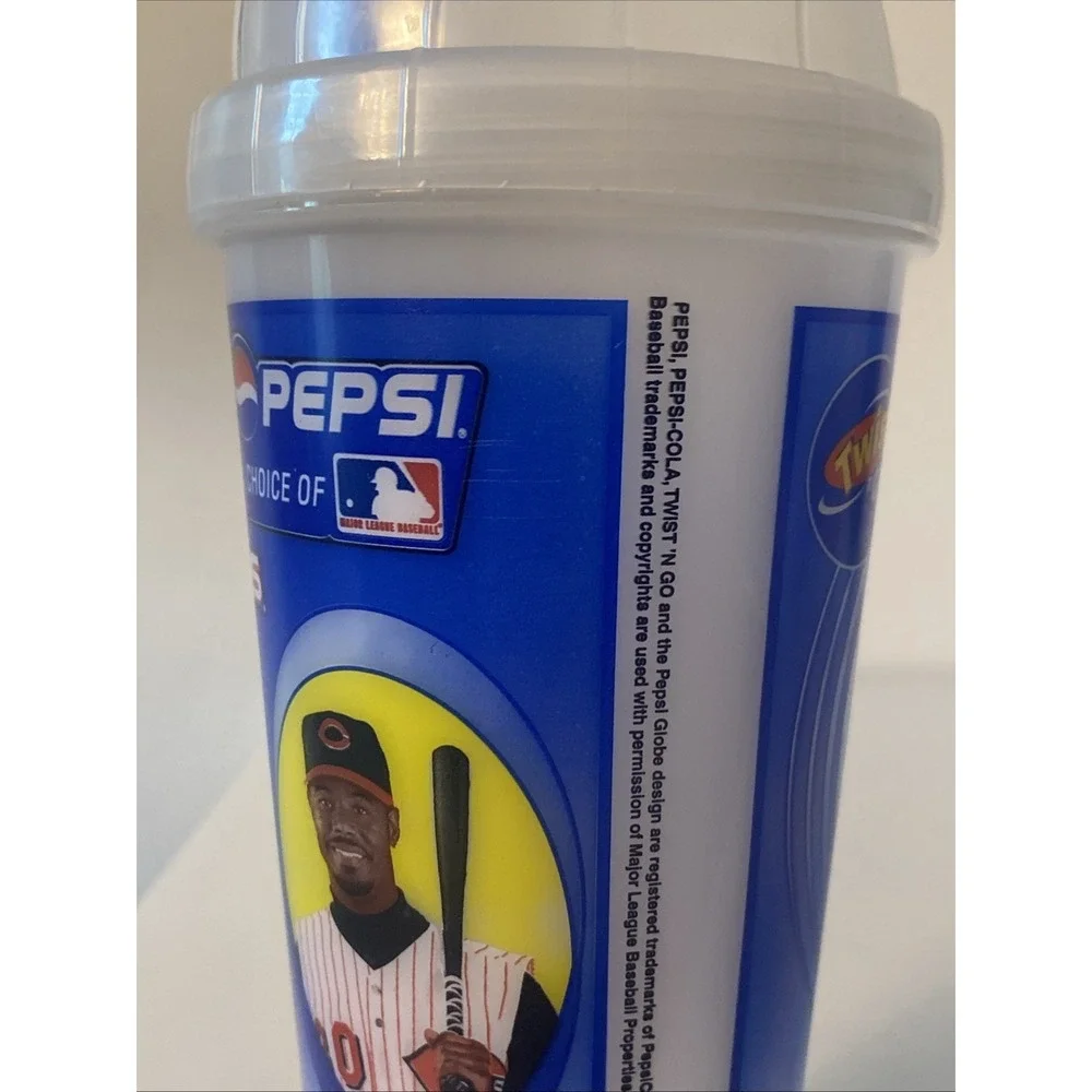 Vtg. Ken Griffey Jr PEPSI Chic Twist 'n Go Bottle Cup 32 Oz. Cincinnati Reds